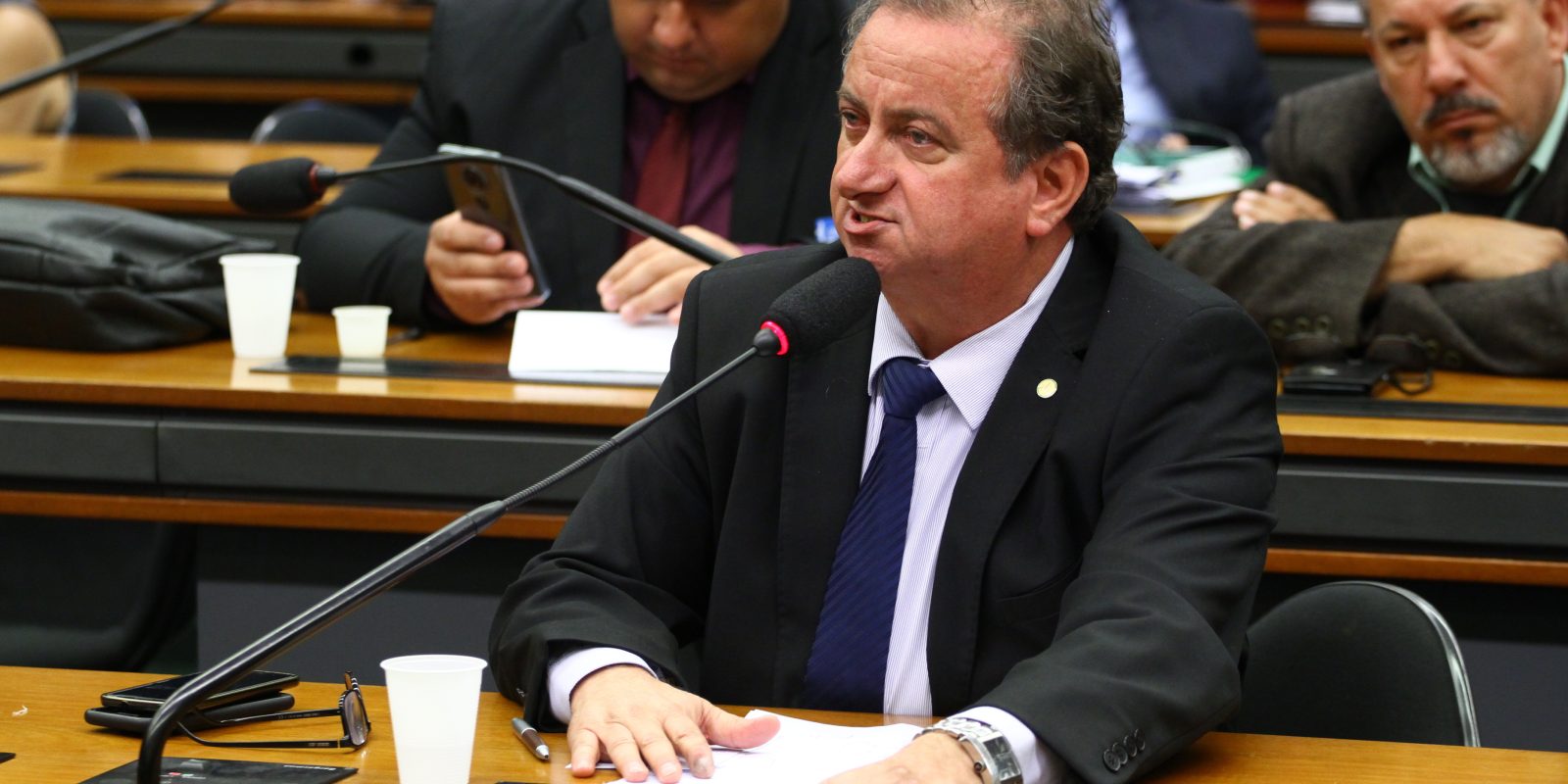 Relatório do deputado Miguel, que beneficia pessoas com deficiência visual, é aprovado